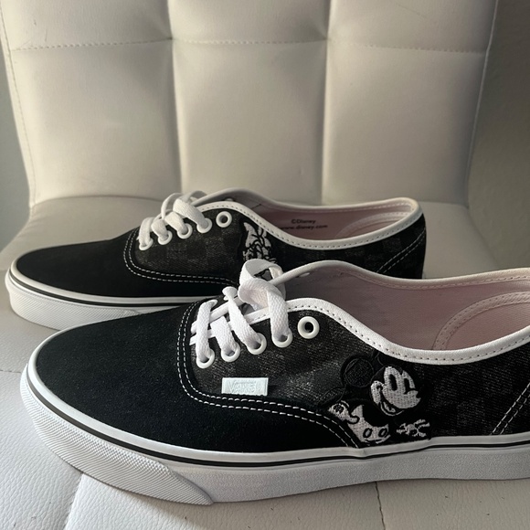 Vans Disney 100 - Picture 4 of 10
